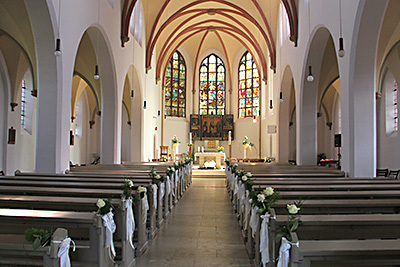 Maria Hilf - Blick vom Eingang zum Altar