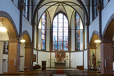 Maria Hilf - Blick vom Eingang zum Altar