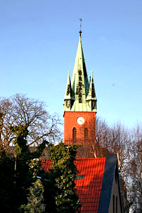 mh_kirche_aussen_01.jpg