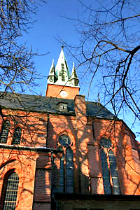 mh_kirche_aussen_02.jpg