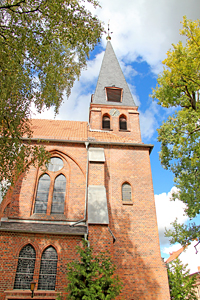 sm_kirche_aussen_02.jpg