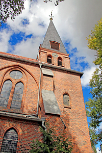 sm_kirche_aussen_05.jpg